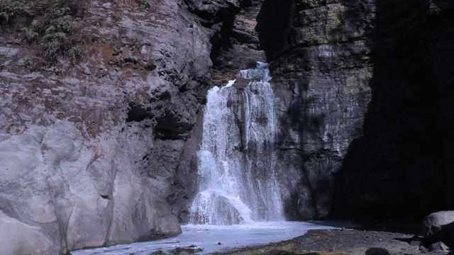 Menikmati Pesona Air Terjun Gentongan Bondowoso