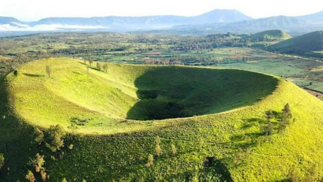 Wisata Alam Kekinian Kawah Wurung di Bondowoso